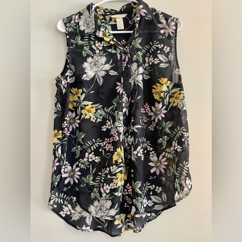 Pretty woman’s casual blouse